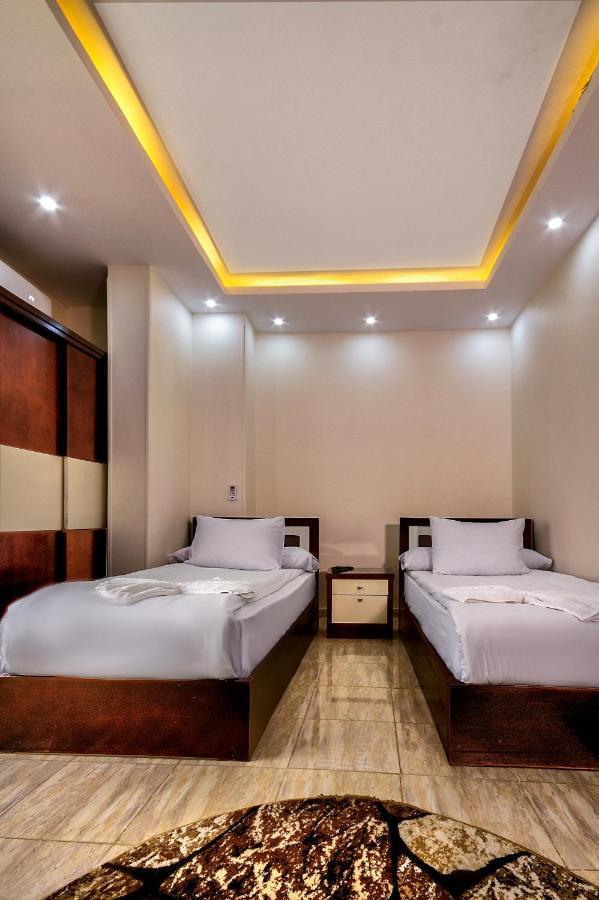Hotel Tut Pyramids View Kafret el-Gabal Exterior foto