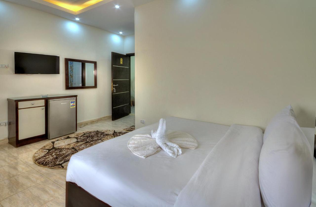 Hotel Tut Pyramids View Kafret el-Gabal Exterior foto