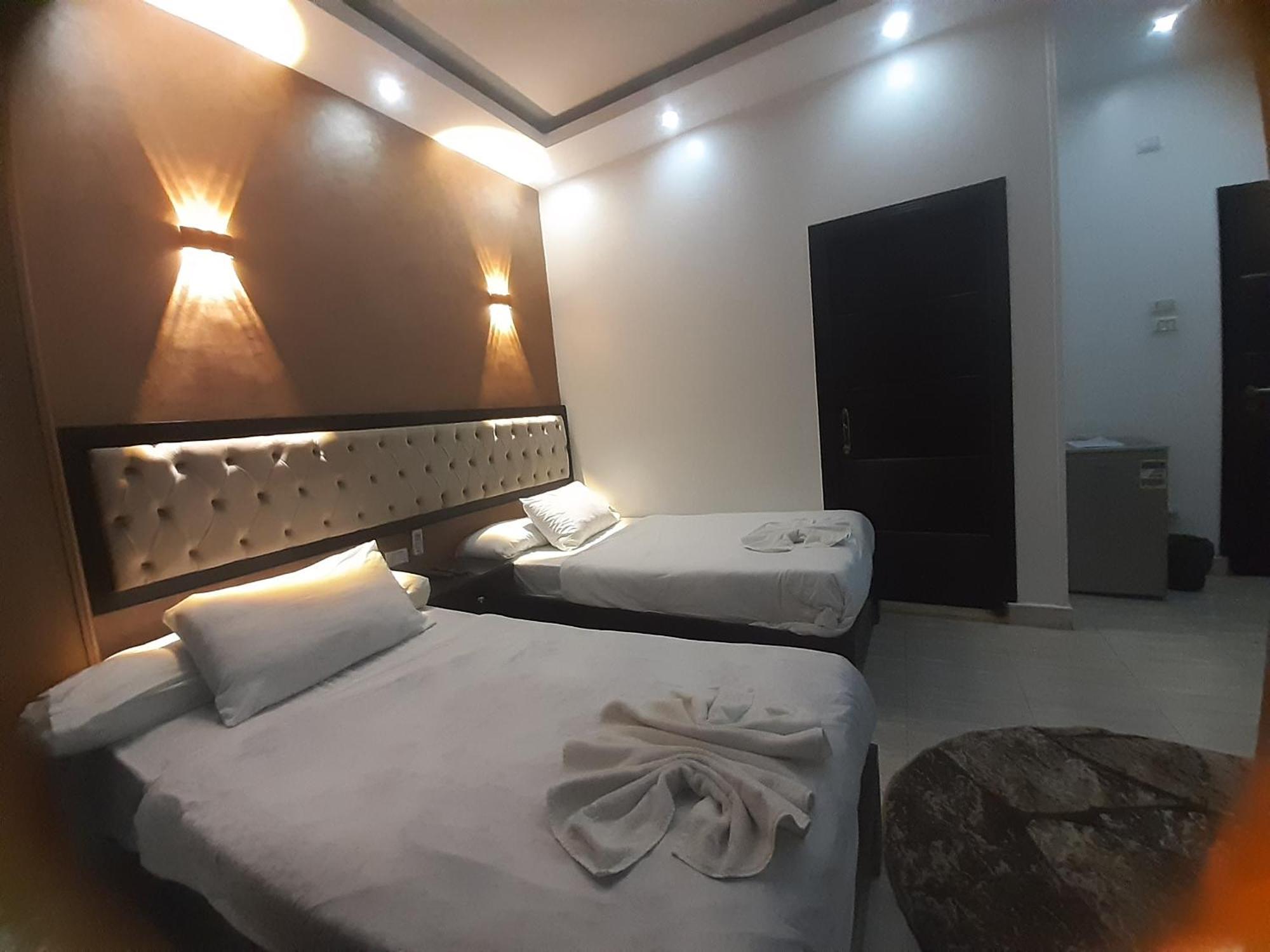 Hotel Tut Pyramids View Kafret el-Gabal Exterior foto